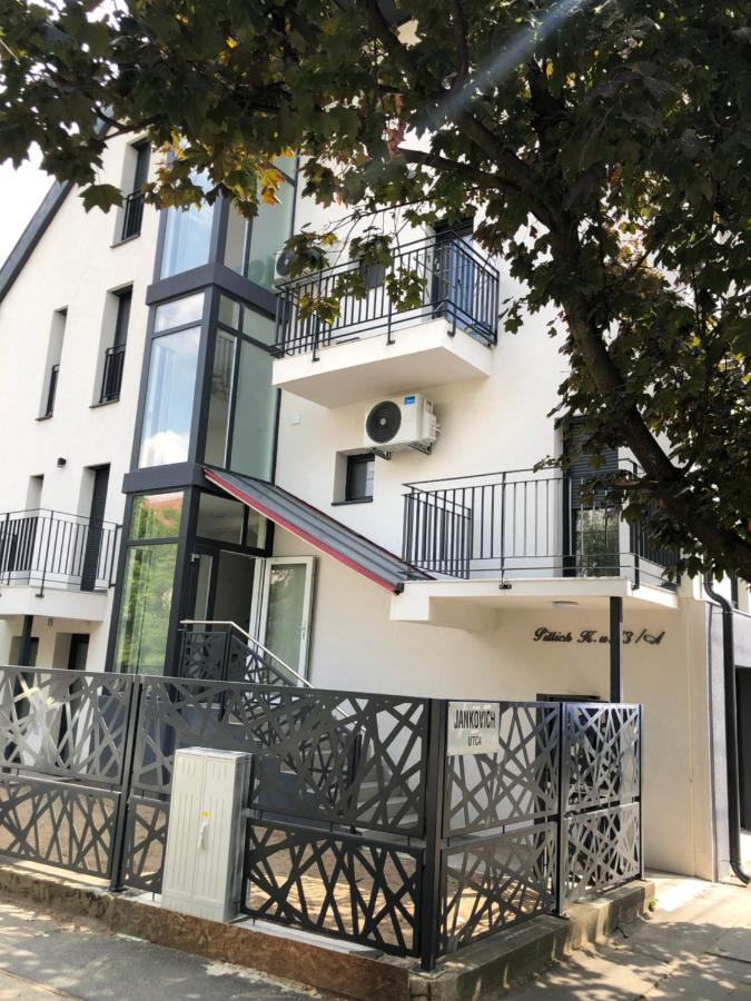 Szeged Gyoengye Delux Lägenhet Exteriör bild